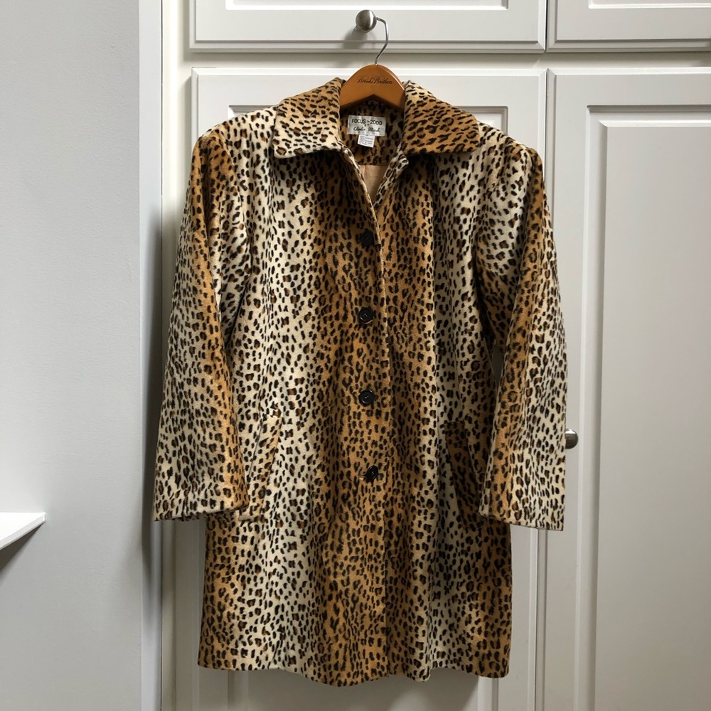 GREAT CONDITION: Vintage leopard faux fur Jacket